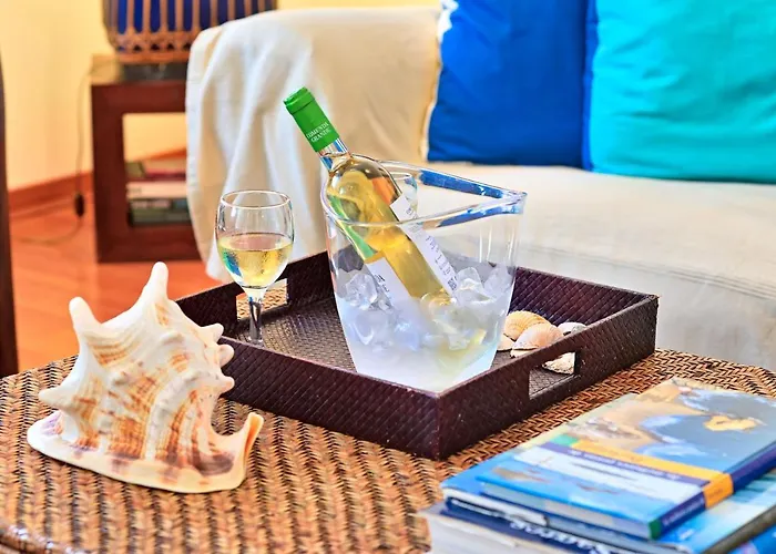 Village Center - Ocean View Apartment