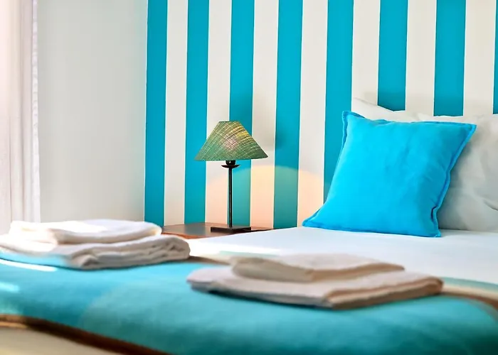 Village Center - Ocean View Apartment